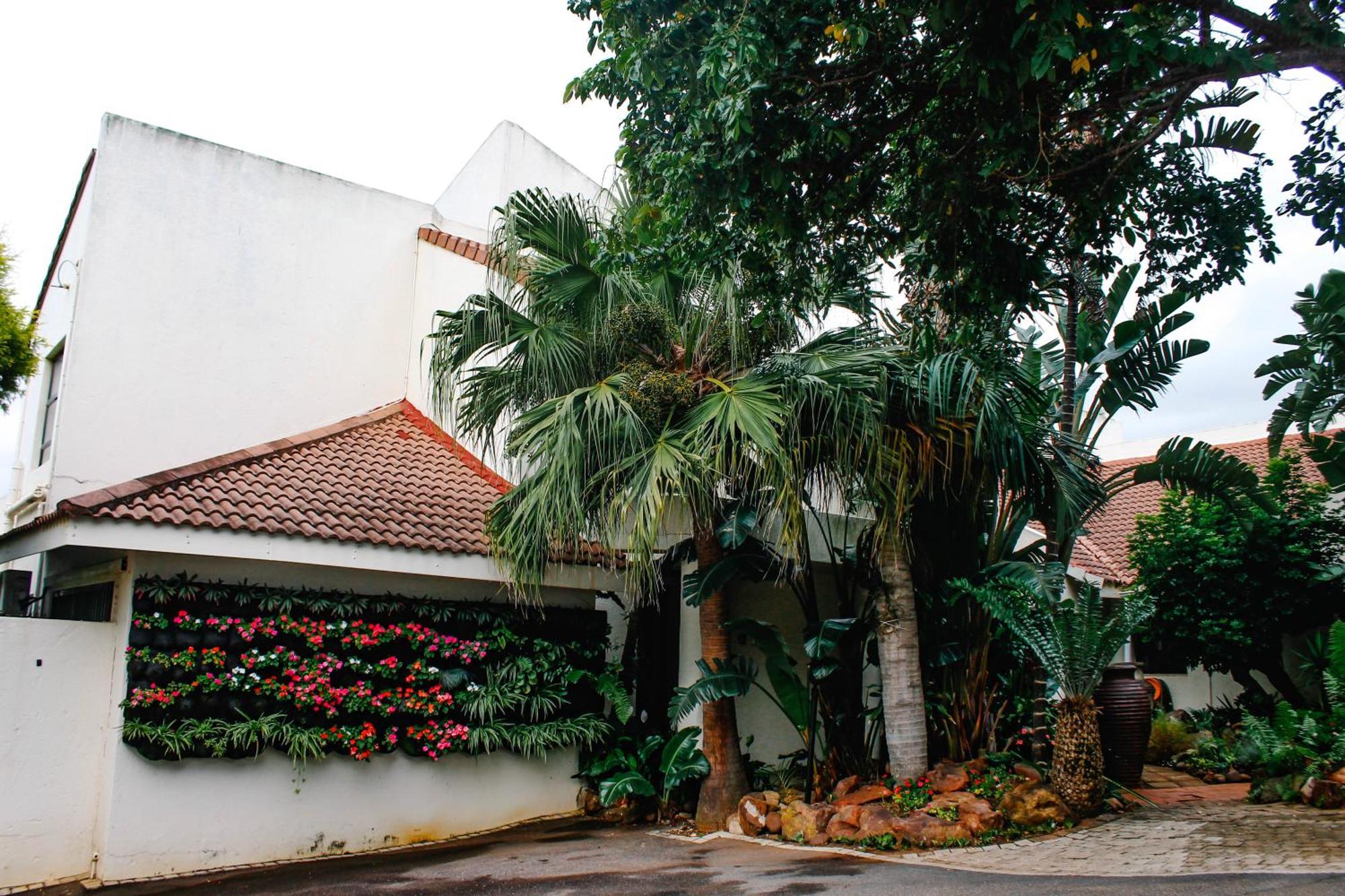 La Dolce Vita Umhlanga Guesthouse Дурбан Экстерьер фото